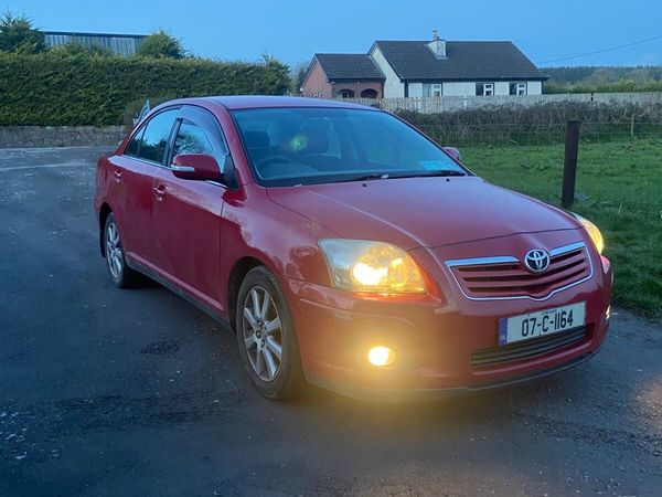 Toyota Avensis Saloon, Petrol, 2007, Red