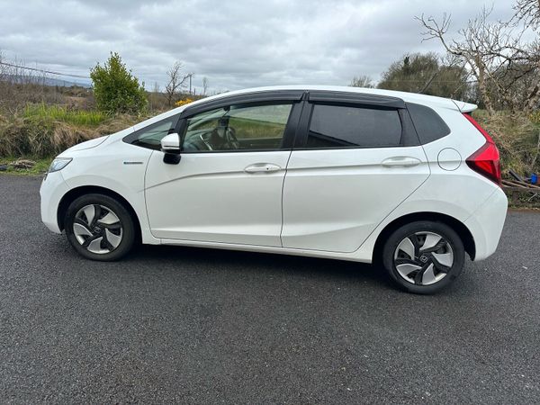 Honda Fit Hatchback, Petrol Hybrid, 2015, White