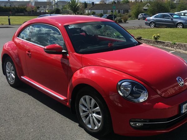 Volkswagen Beetle Hatchback, Diesel, 2014, Red