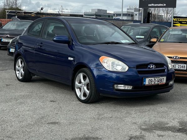 Hyundai Accent Hatchback, Petrol, 2009, Blue