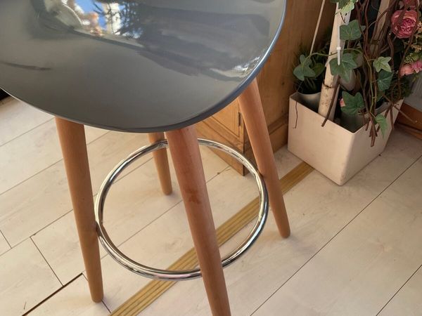 Done deal deals kitchen bar stools