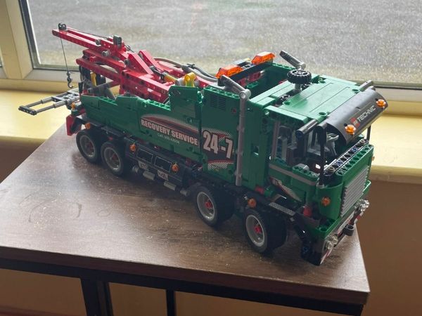 Lego technic best sale 42096 car transporter