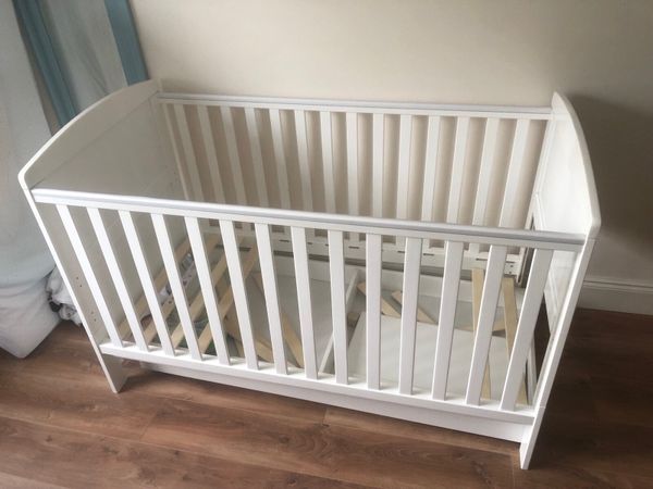 Done deal hot sale baby cots