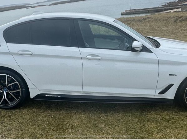 BMW 5-Series Saloon, Petrol Plug-in Hybrid, 2021, White