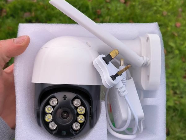 Wifi outdoor camera with led sale light lidl