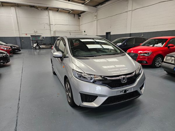Honda Fit Hatchback, Petrol Hybrid, 2017, Silver