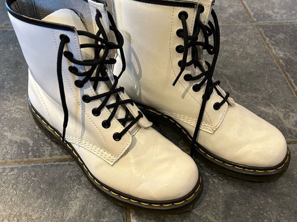 price of doc martens shoes