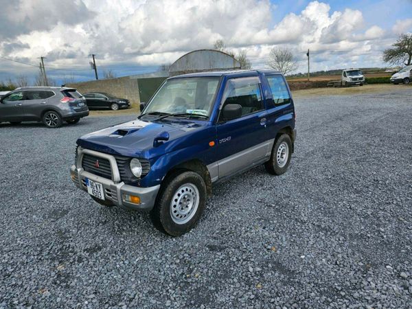 Mitsubishi Pajero SUV, Petrol, 1996, Blue