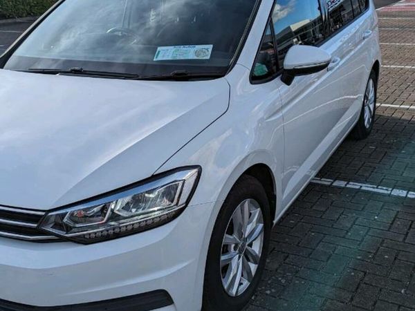 Volkswagen Touran MPV, Petrol, 2016, White