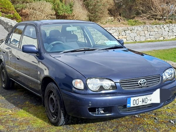Toyota Corolla Saloon, Petrol, 2000, Blue