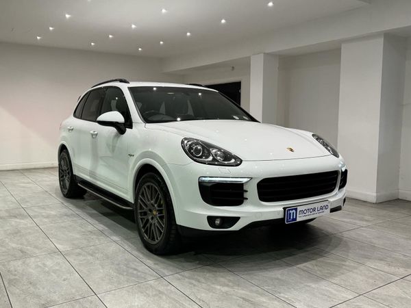 Porsche Cayenne SUV, Petrol Plug-in Hybrid, 2017, White