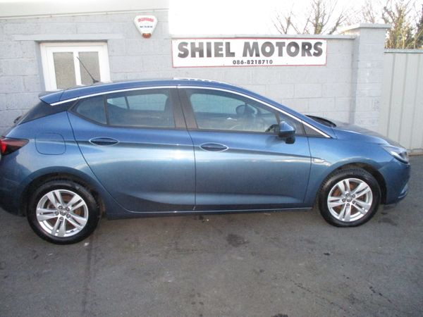 Vauxhall Astra Hatchback, Petrol, 2017, Blue