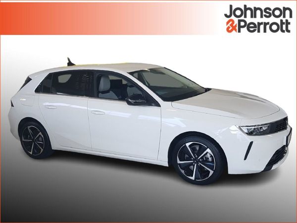 Opel Astra Hatchback, Petrol Plug-in Hybrid, 2023, White