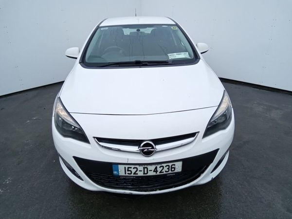 Opel Astra Hatchback, Diesel, 2015, White