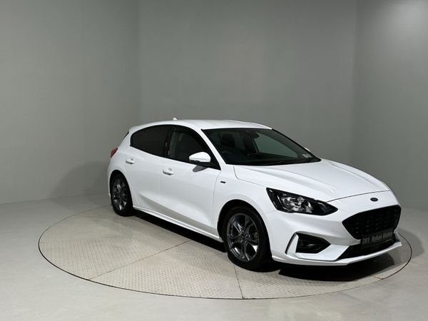 Ford Focus Hatchback, Petrol, 2020, White