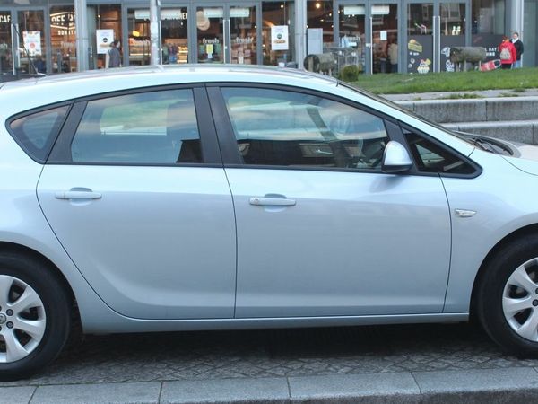 Vauxhall Astra Hatchback, Petrol, 2015, Silver