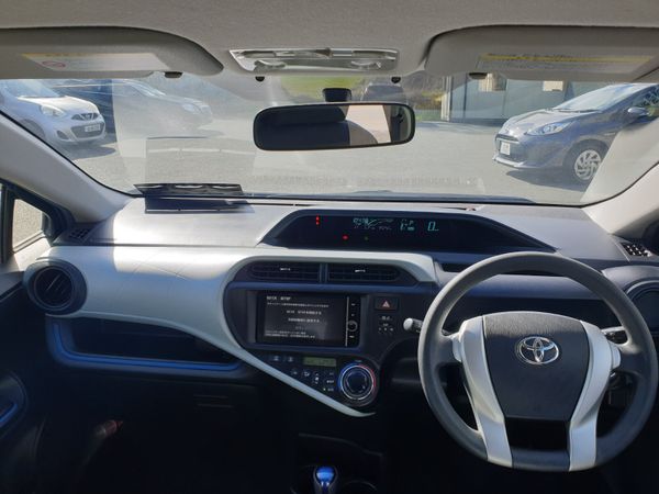 Toyota Aqua Hatchback, Petrol Hybrid, 2019, Grey