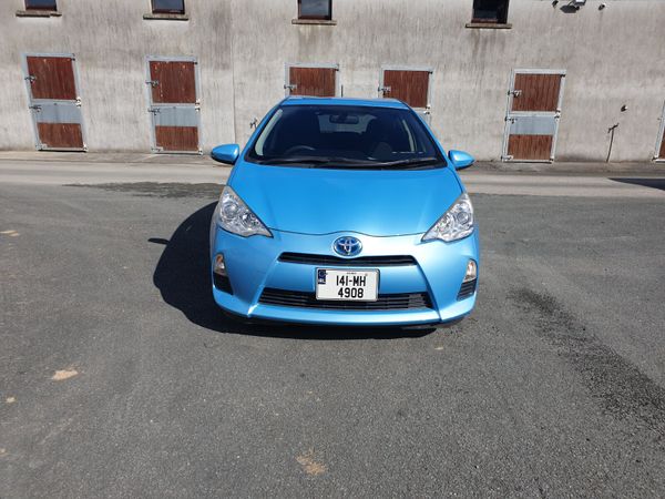 Toyota Aqua Hatchback, Petrol Hybrid, 2014, Blue