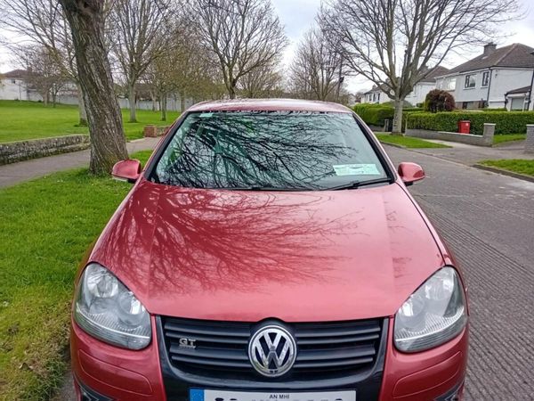 Volkswagen Golf Hatchback, Petrol, 2008, Red