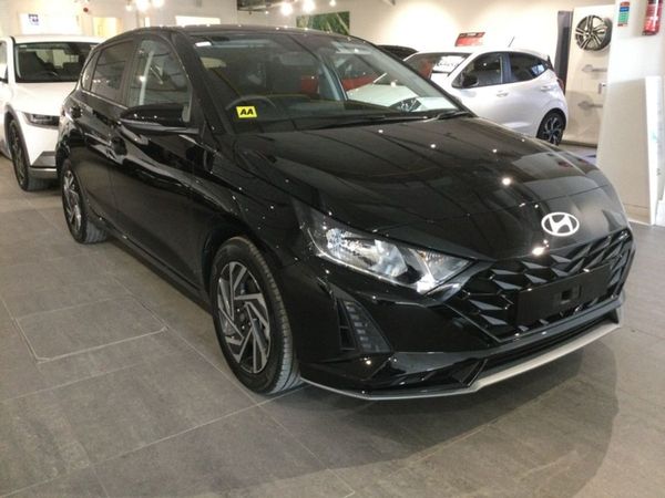 Hyundai i20 Hatchback, Petrol, 2024, Black