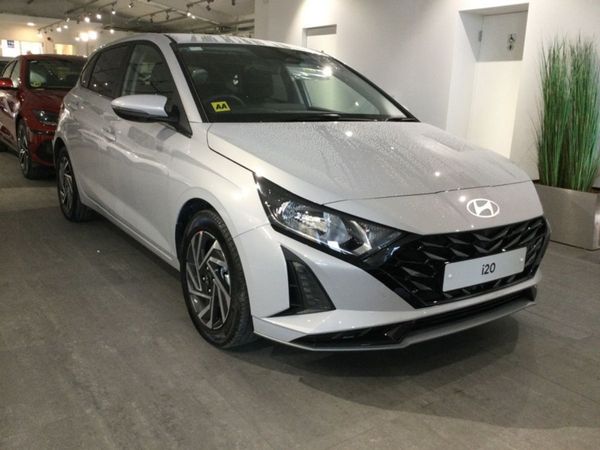 Hyundai i20 Hatchback, Petrol, 2024, Silver