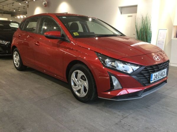 Hyundai i20 Hatchback, Petrol, 2024, Red