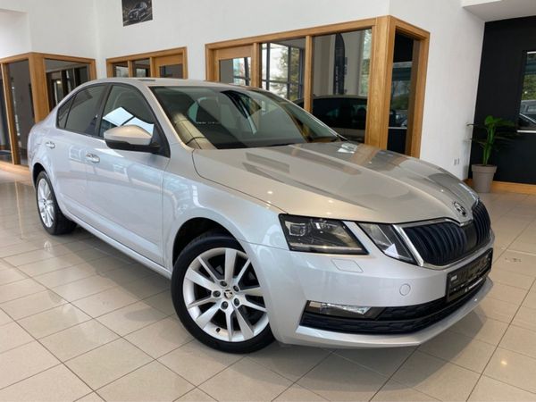 Skoda Octavia Hatchback, Diesel, 2020, Grey