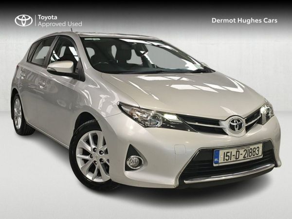 Toyota Auris Hatchback, Diesel, 2015, Silver