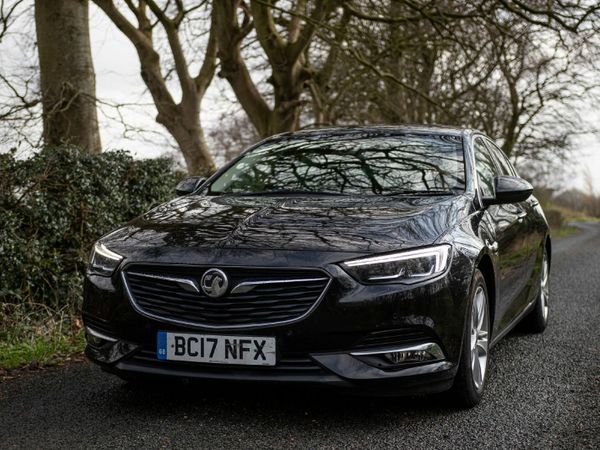 Vauxhall Insignia Hatchback, Diesel, 2017, Black