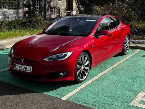 Tesla MODEL S Hatchback, Electric, 2017, Red