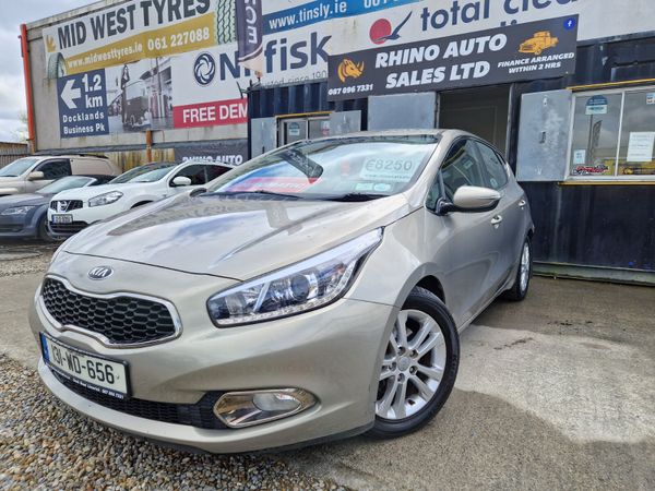 Kia Ceed Hatchback, Diesel, 2013, Silver