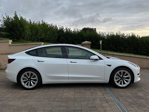 Tesla MODEL 3 Saloon, Electric, 2022, White