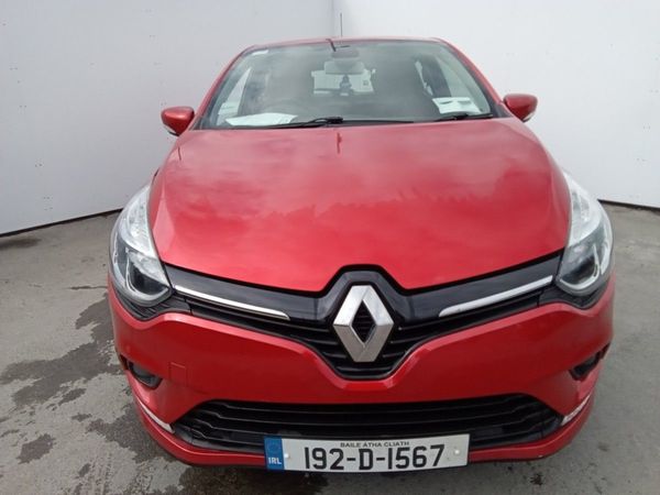 Renault Clio Hatchback, Petrol, 2019, Red