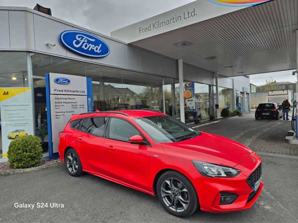 Ford Focus Estate, Diesel, 2021, Red