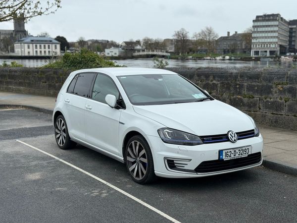 Volkswagen Golf Hatchback, Petrol Plug-in Hybrid, 2016, White