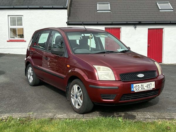 Ford Fusion Hatchback, Petrol, 2003, Red
