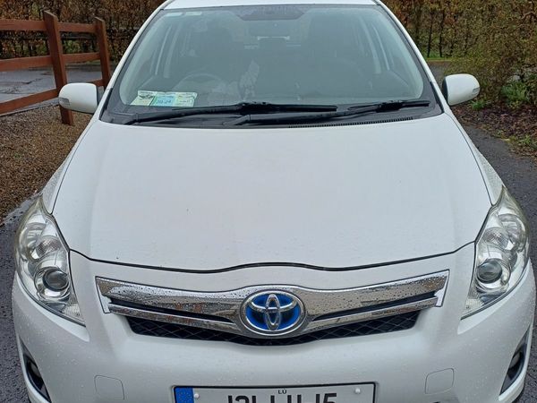 Toyota Auris MPV, Petrol Hybrid, 2013, White