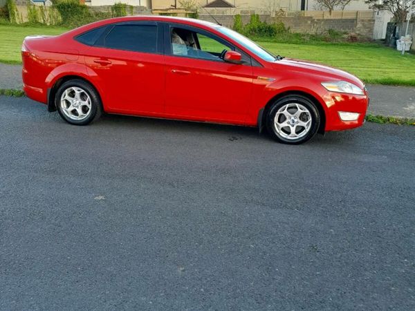 Ford Mondeo Saloon, Petrol, 2008, Red