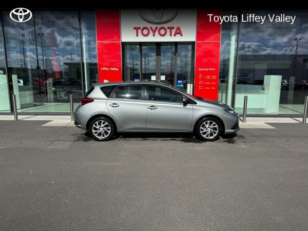 Toyota Auris Hatchback, Petrol, 2016, Grey