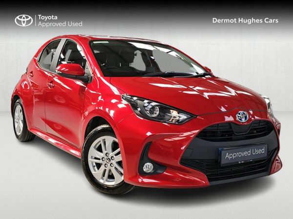 Toyota Yaris Hatchback, Hybrid, 2023, Red