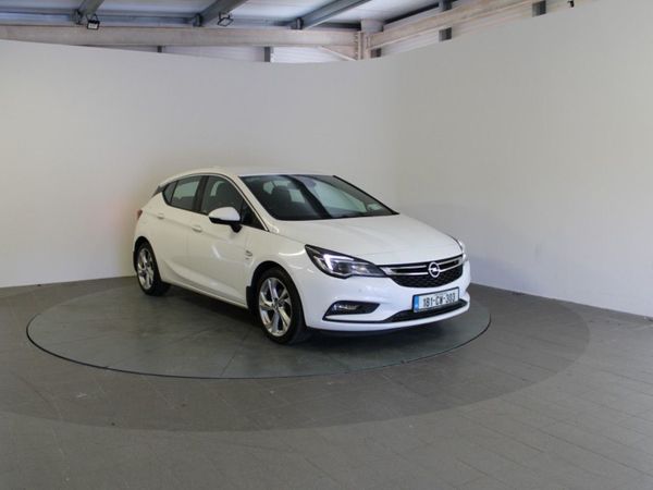 Opel Astra Hatchback, Diesel, 2018, White