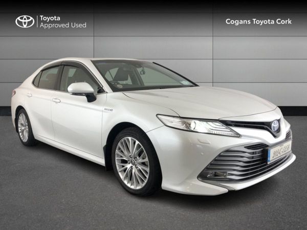 Toyota Camry Saloon, Hybrid, 2020, White