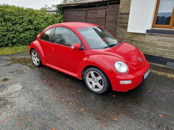 Volkswagen Beetle Hatchback, Diesel, 2005, Red