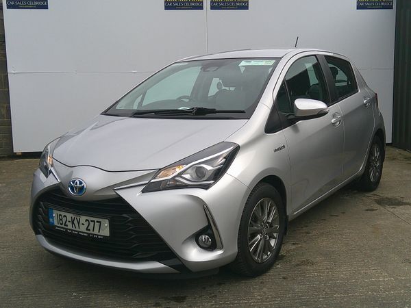 Toyota Yaris MPV, Petrol Hybrid, 2018, Grey