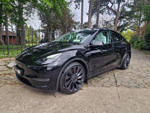 Tesla Model Y MPV, Electric, 2023, Black