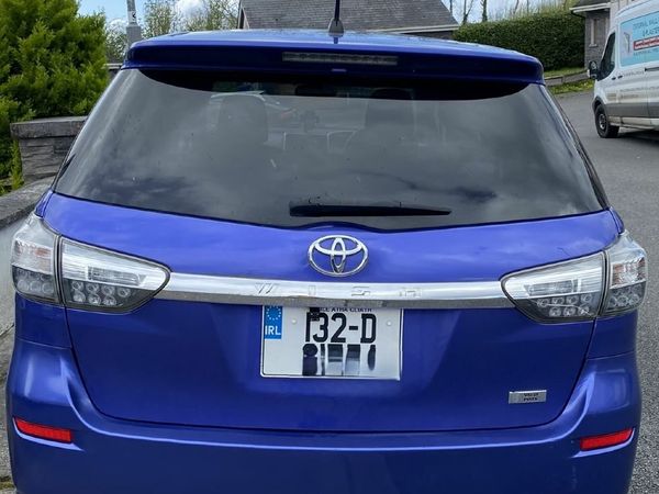 Toyota Wish MPV, Petrol, 2013, Blue