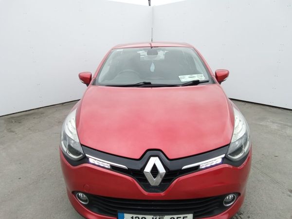 Renault Clio Hatchback, Petrol, 2013, Red