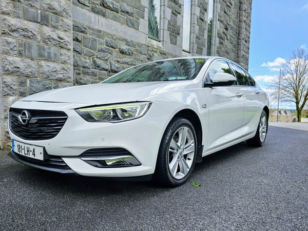 Opel Insignia Hatchback, Diesel, 2018, White