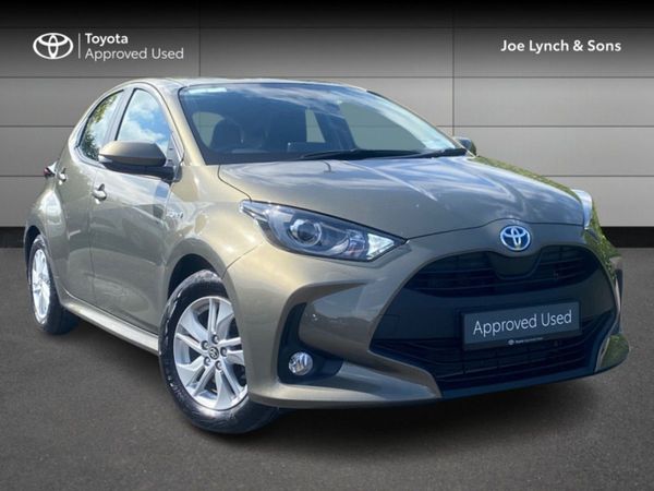 Toyota Yaris Hatchback, Hybrid, 2021, Gold