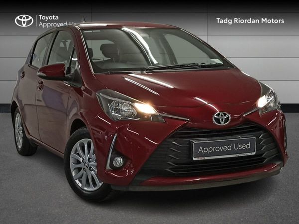 Toyota Yaris Hatchback, Petrol, 2017, Red